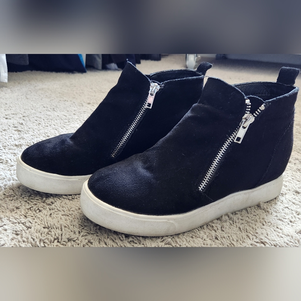 Soda Black and White High-Top Sneakers with Zippers